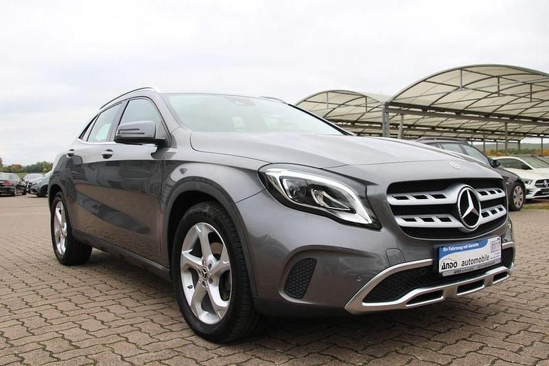 Gebraucht Mercedes GLA180 Urban 122 PS (89 kW) 2019 Grau SUV