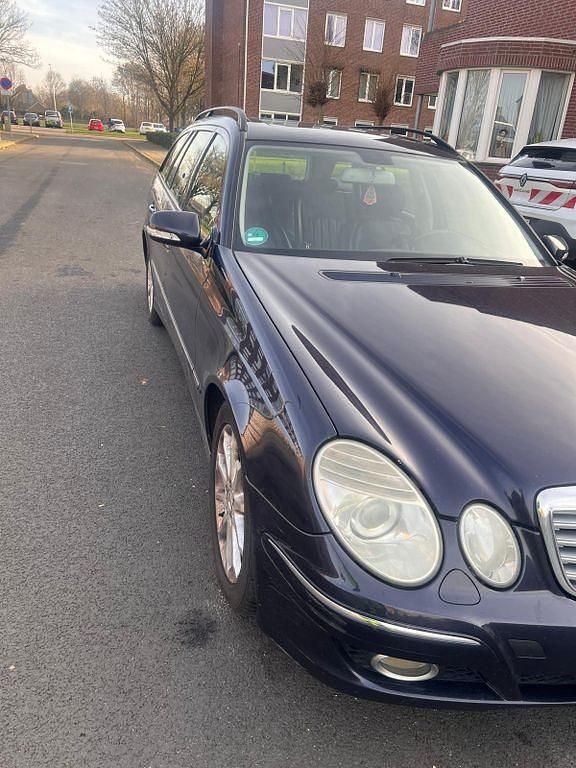 Gebraucht Mercedes E220 Elegance 170 PS (125 kW) 2008 Schwarz Limousine