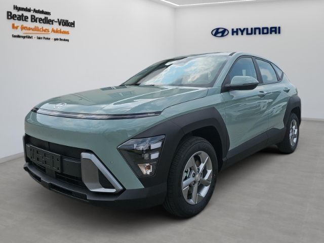 Mirage green / sol Neu 2025 Hyundai Kona Select SUV | 27.134 € (Superpreis) - Bild 1/4
