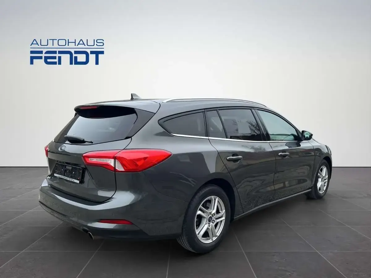 Gebraucht Ford Focus 120 PS (88 kW) 2021 Magneticgraumetallic Kombi