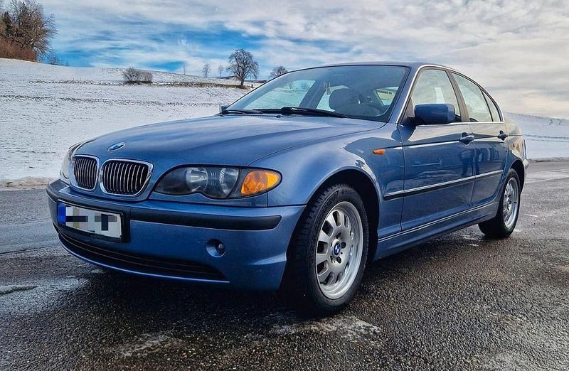 Gebraucht BMW 320 170 PS (125 kW) 2003 Blau Limousine