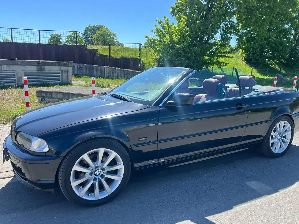 Gebraucht BMW 330 Cabriolet Sport Line 231 PS (169 kW) 2000 Schwarz Cabrio