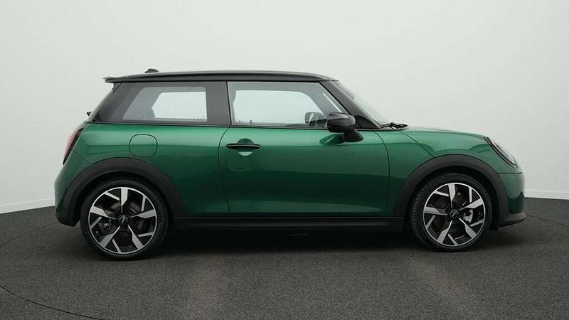 Gebraucht Mini Cooper S Favoured 204 PS (150 kW) 2024 Other Kleinwagen