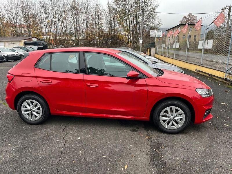 Neu Skoda Fabia Selection 95 PS (69 kW) 2026 Rot Limousine