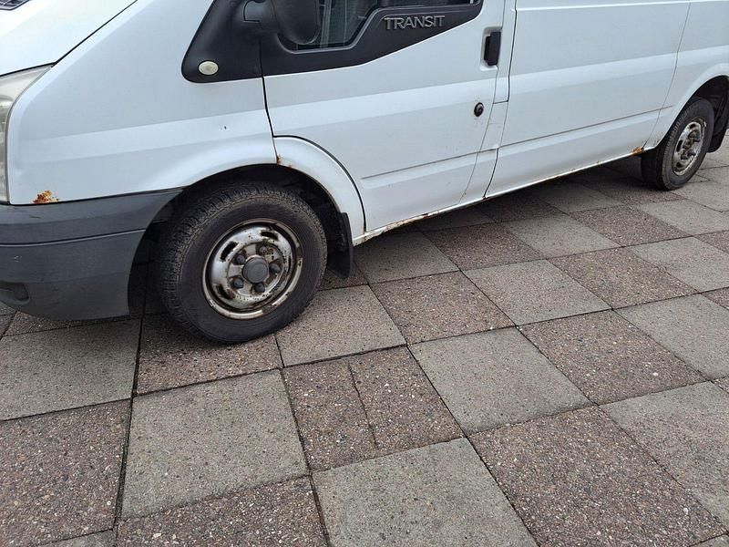 Gebraucht Ford Transit 125 PS (91 kW) 2012 Weiß Van / Kleinbus