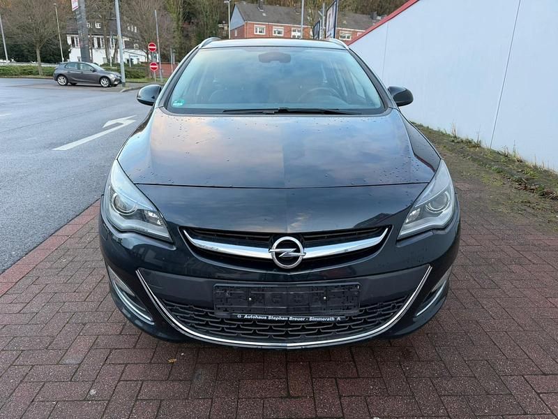 Gebraucht Opel Astra Sport 131 PS (96 kW) 2013 Schwarz Kombi