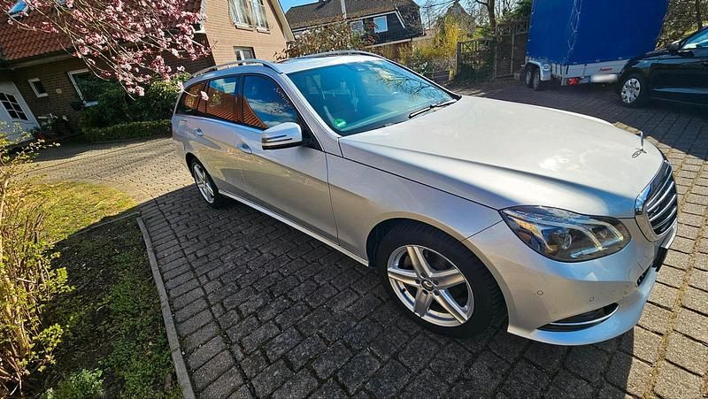 Gebraucht Mercedes E220 170 PS (125 kW) 2014 Silber Kombi