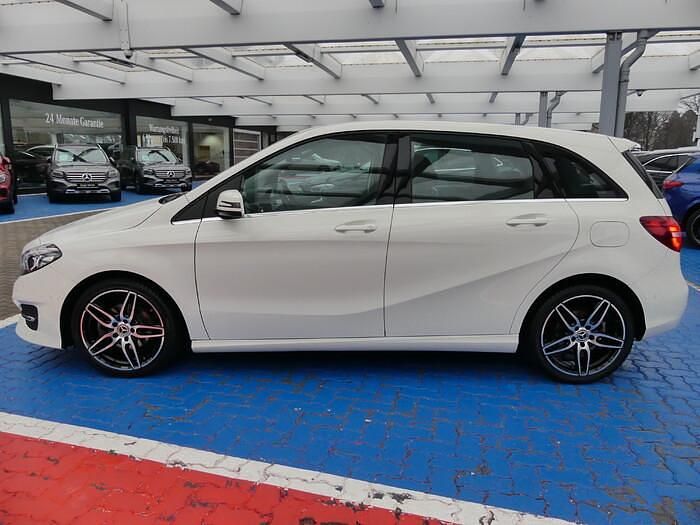 Gebraucht Mercedes B200 Urban 156 PS (114 kW) 2018 Zirrusweiß Van / Kleinbus