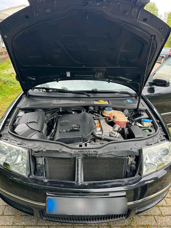 Schwarz Gebraucht 2004 Skoda Superb Limousine | 4.100 € (Fairer Preis) - Bild 1/4