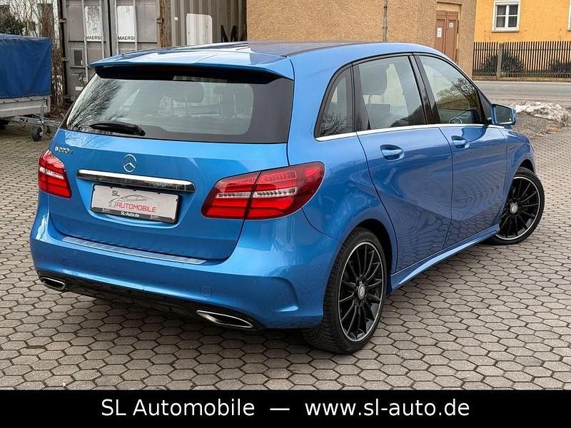 Gebraucht Mercedes B220 AMG line 177 PS (130 kW) 2017 Blau Kleinwagen