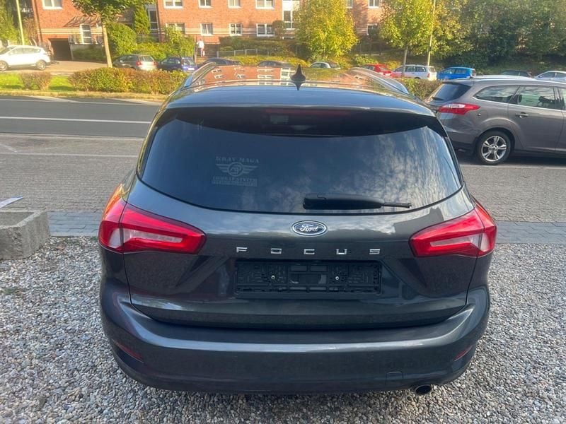 Gebraucht Ford Focus Cool & Connect 95 PS (69 kW) 2021 Braun Kombi
