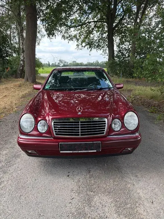 Gebraucht Mercedes E200 Elegance 136 PS (100 kW) 1998 Rot Limousine