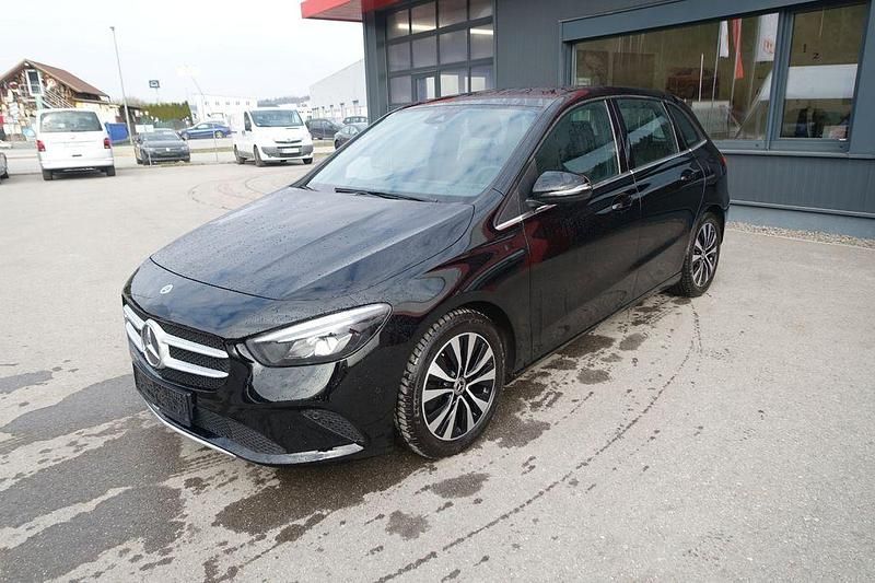 Gebraucht Mercedes B220 190 PS (139 kW) 2021 Schwarz Van / Kleinbus
