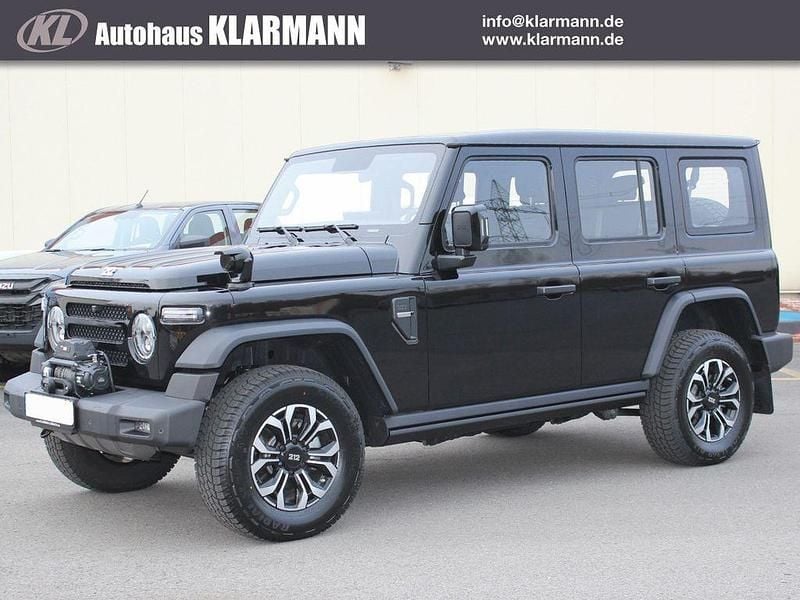 Neu BAW 212 166 PS (122 kW) 2025 Schwarz SUV