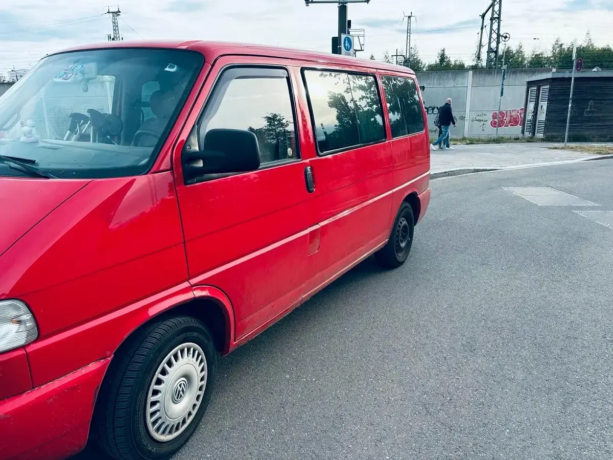 Gebraucht VW T4 102 PS (75 kW) 2000 Rot Van
