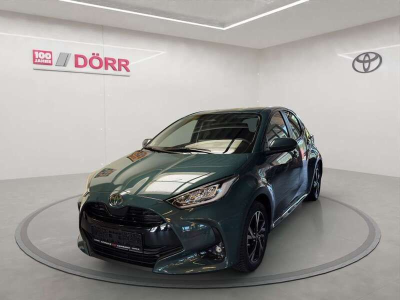Neu Toyota Yaris Hybrid 116 PS (85 kW) 2025 Everest green metallic Kleinwagen