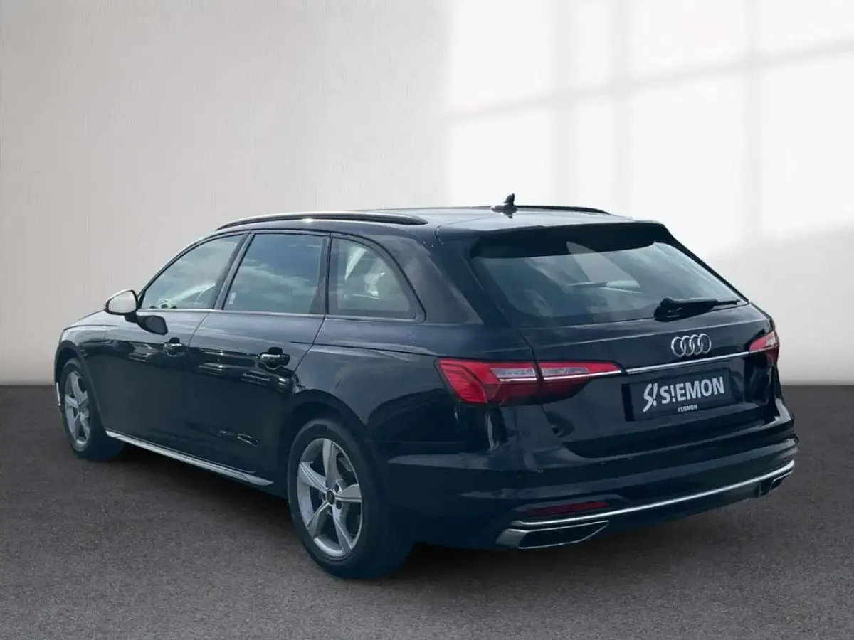 Gebraucht Audi A4 Advanced 163 PS (119 kW) 2022 Schwarz Kombi