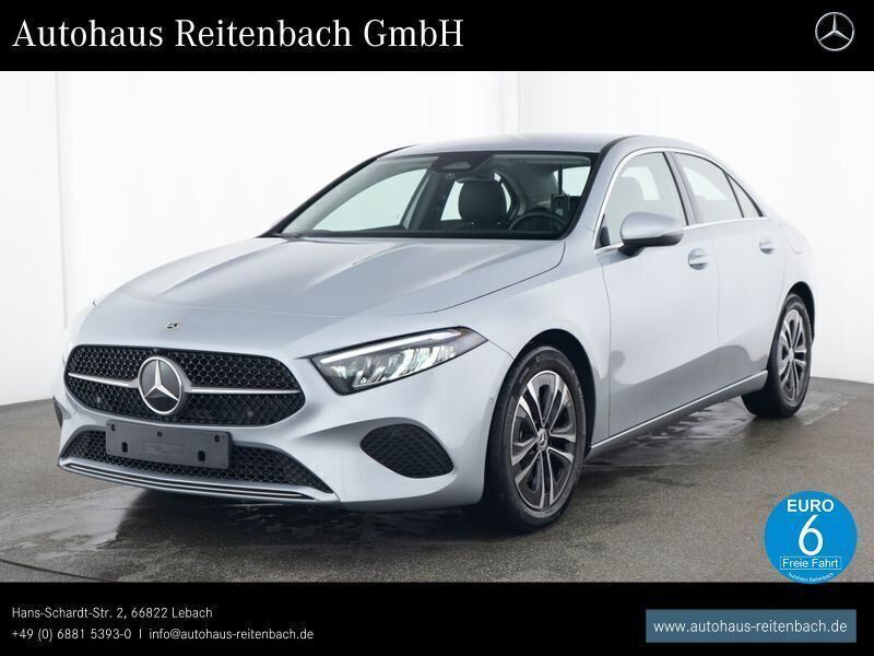 Lack hightechsilber Gebraucht 2024 Mercedes A200 Limousine | 32.499 € (Etwas zu teuer) - Bild 1/4