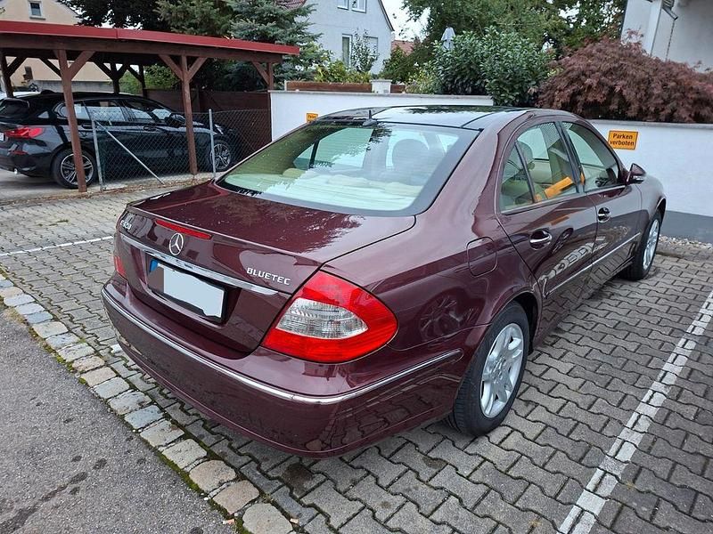 Gebraucht Mercedes E320 Elegance 224 PS (164 kW) 2007 Rot Limousine