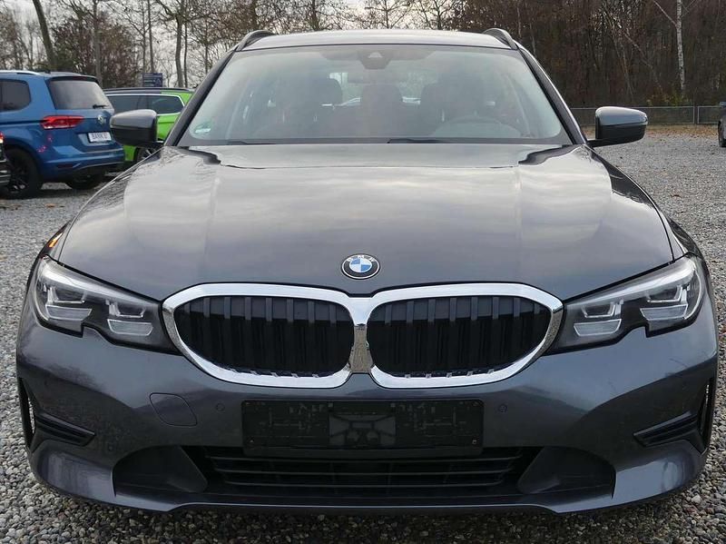 Gebraucht BMW 320 Advantage 184 PS (135 kW) 2020 Mineralgrau metallic Kombi