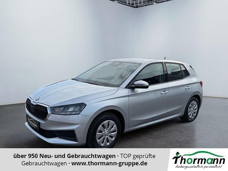 Brilliantsilber Gebraucht 2023 Skoda Fabia Active Kleinwagen | 14.475 € (Fairer Preis) - Bild 1/4