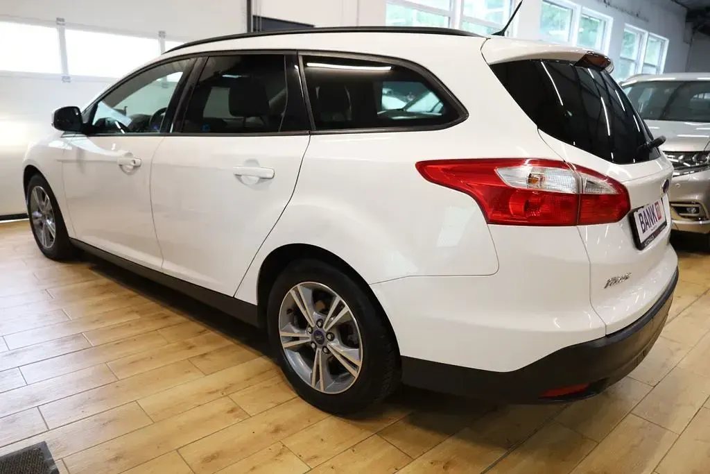 Gebraucht Ford Focus SYNC Edition 150 PS (110 kW) 2014 Weiß Limousine