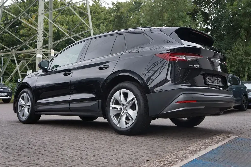 Gebraucht Skoda Enyaq iV Loft 131 kW (179 PS) 2022 Schwarz SUV