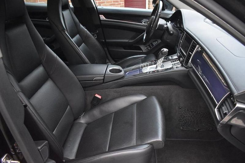 Gebraucht Porsche Panamera 333 PS (244 kW) 2011 Schwarz Kleinwagen