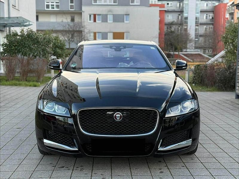 Gebraucht Jaguar XF Portfolio 300 PS (220 kW) 2016 Schwarz Limousine