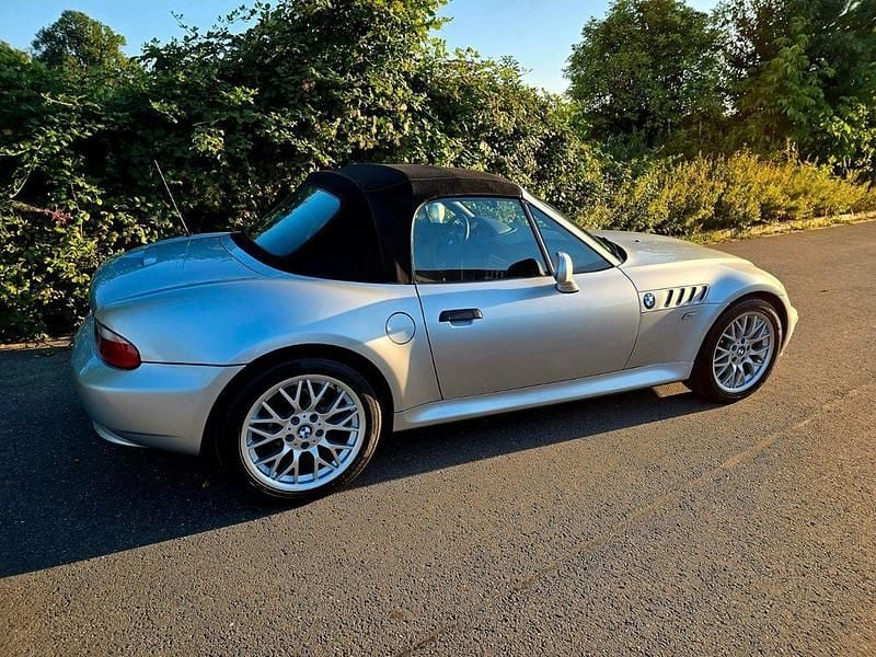 Silber Gebraucht 2001 BMW Z3 Sport Line Cabrio | 19.900 € (Etwas zu teuer) - Bild 1/4