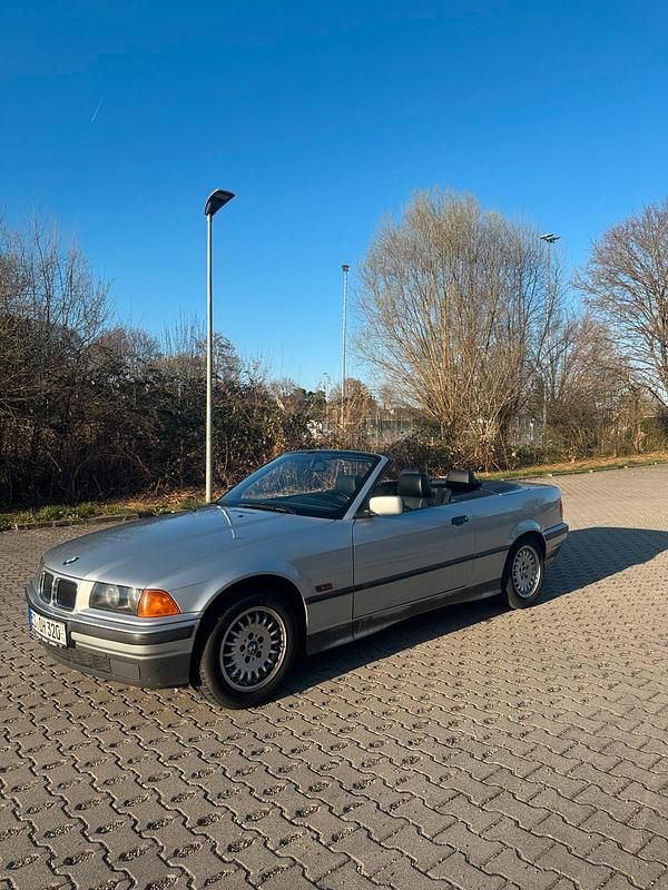 Silber Gebraucht 1996 BMW 320 Cabriolet Cabrio | 6.000 € (Fairer Preis) - Bild 1/4