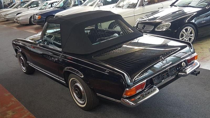 Gebraucht Mercedes 250 150 PS (110 kW) 1968 Schwarz Cabrio