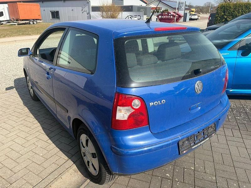 Gebraucht VW Polo 75 PS (55 kW) 2006 Blau Kleinwagen