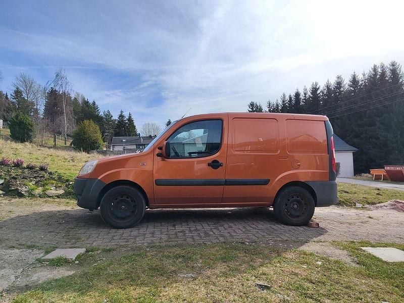 Gebraucht Fiat Doblò 75 PS (55 kW) 2006 Braun Van / Kleinbus