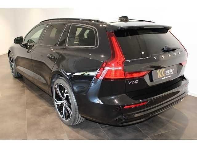 Gebraucht Volvo V60 145 PS (106 kW) 2024 Kombi