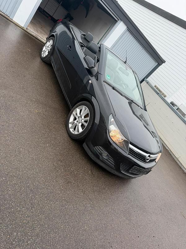 Gebraucht Opel Astra Cabriolet 105 PS (77 kW) 2006 Schwarz Cabrio
