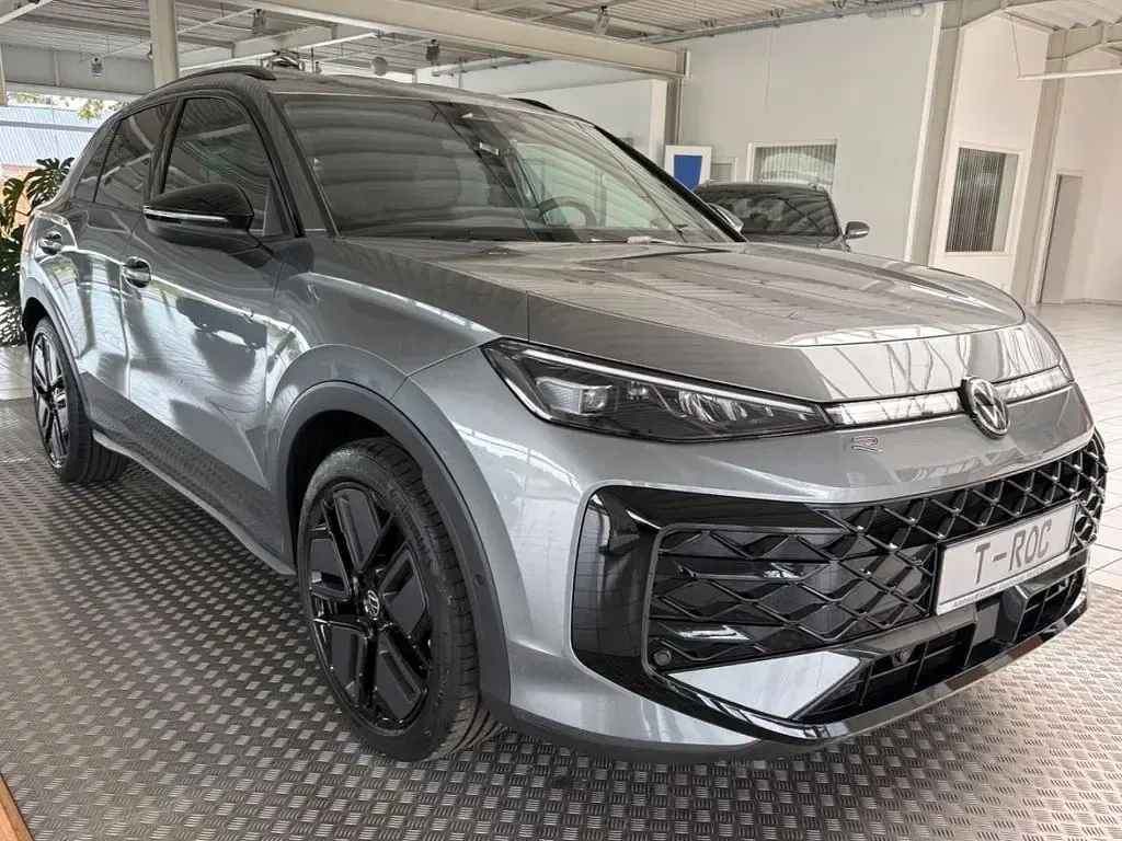 Neu VW T-Roc Style 150 PS (110 kW) 2026 Wolf grey met SUV