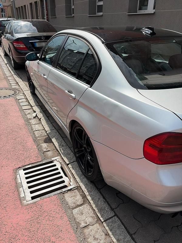 Gebraucht BMW 325 218 PS (160 kW) 2007 Silber Limousine