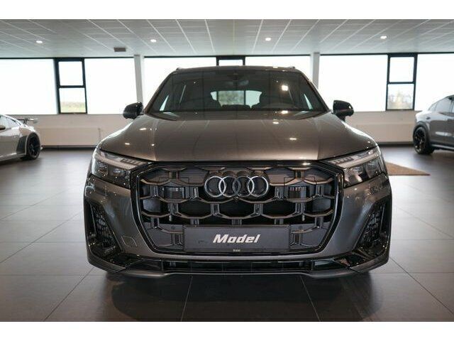 Gebraucht Audi SQ7 Ambiente 507 PS (372 kW) 2024 Mythosschwarz metallic SUV