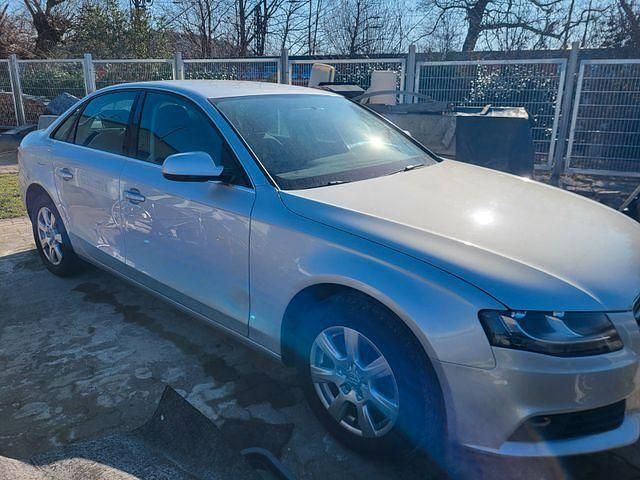 Second-hand Audi A4 Ambiente 120 CP (88 kW) 2009 Argintiu Berlinǎ