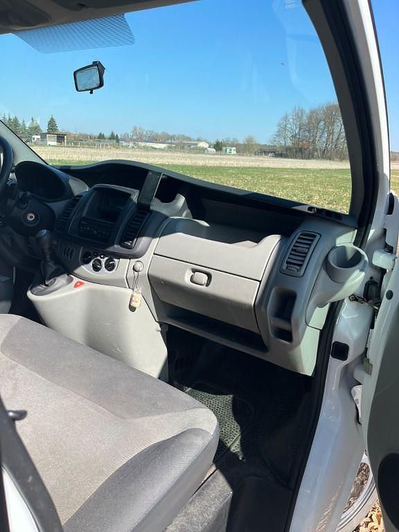 Gebraucht Renault Trafic 155 PS (114 kW) 2011 Weiß Van / Kleinbus