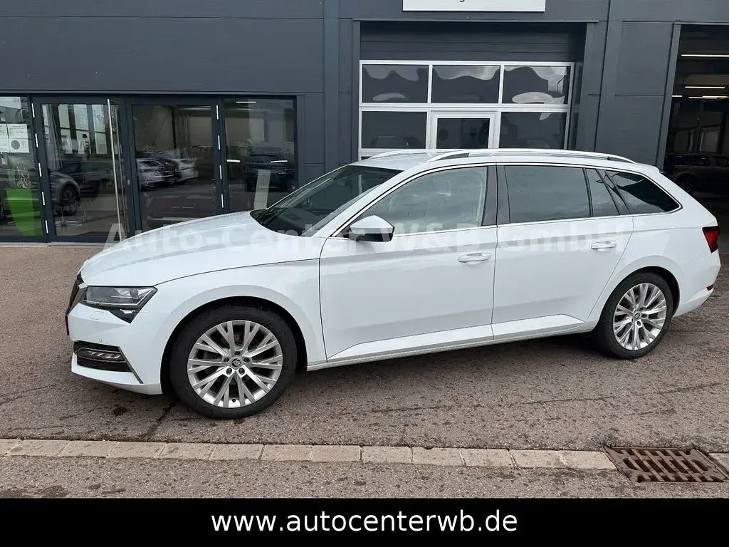 Gebraucht Skoda Superb Style 156 PS (114 kW) 2023 Weiß Kombi