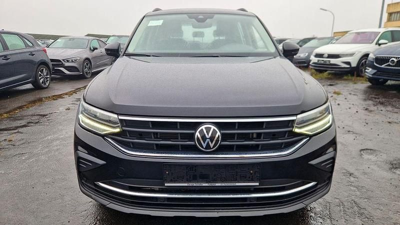 Gebraucht VW Tiguan Life 150 PS (110 kW) 2022 Deep black SUV