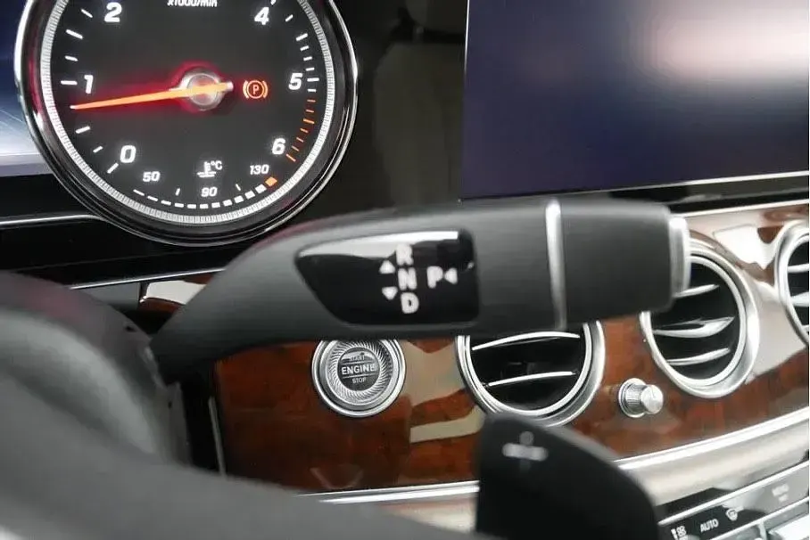 Gebraucht Mercedes E220 194 PS (142 kW) 2018 Schwarz Kombi