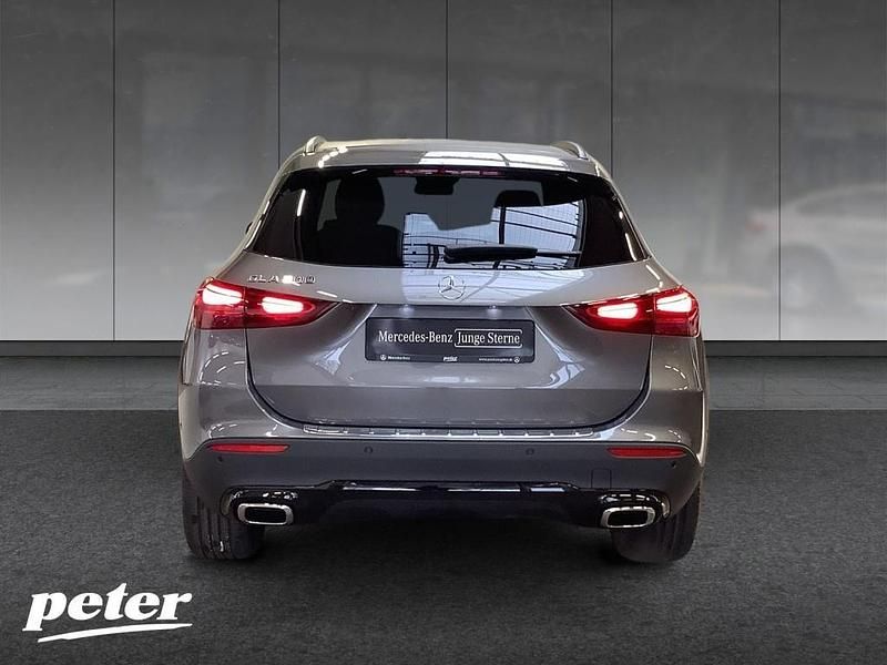 Gebraucht Mercedes GLA200 Advanced Plus 163 PS (119 kW) 2026 Metalliclack mountaingrau SUV