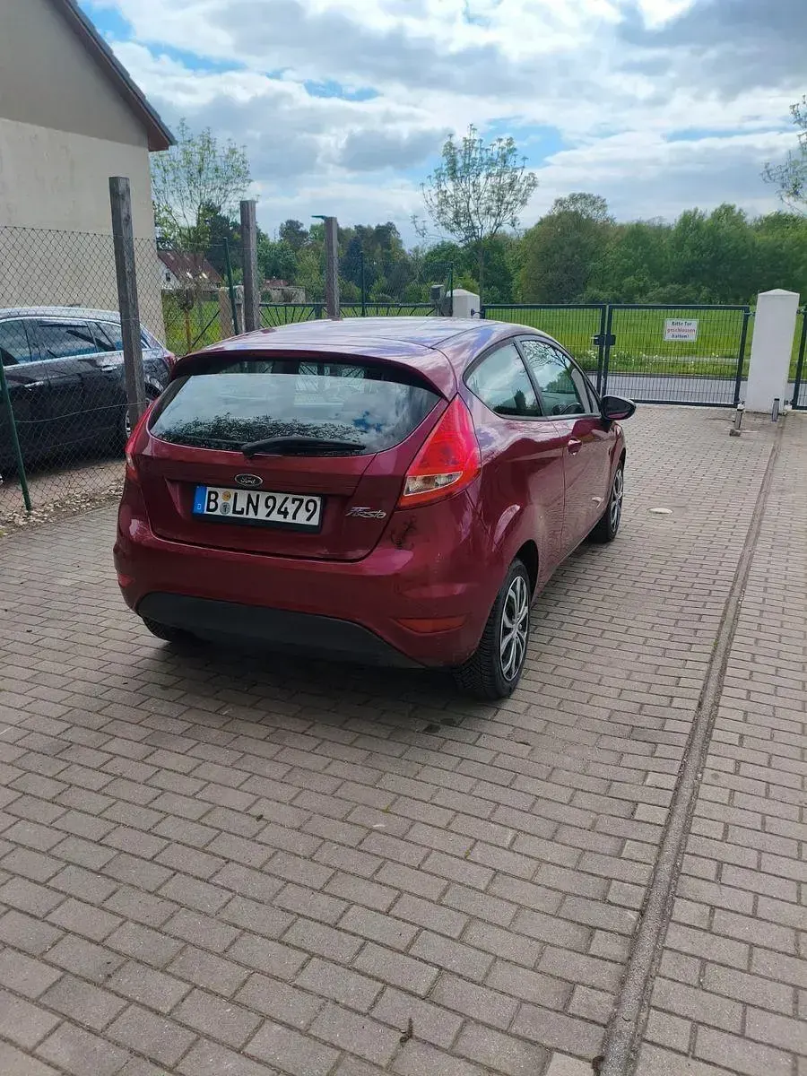 Gebraucht Ford Fiesta 60 PS (44 kW) 2008 Rot Kleinwagen