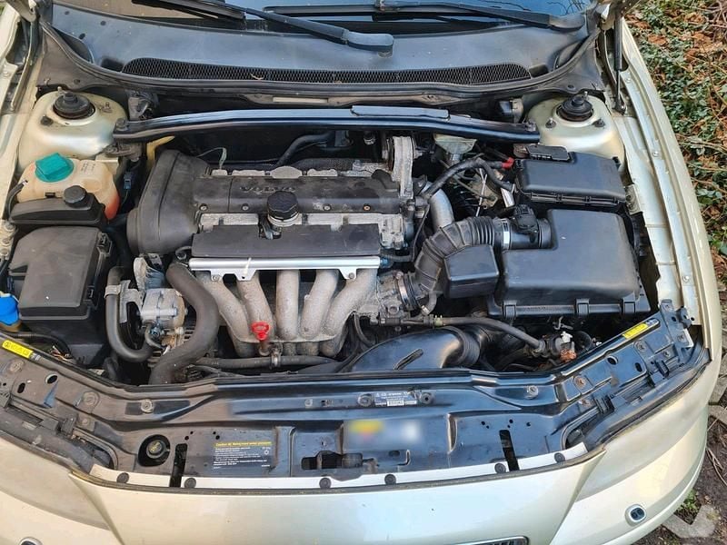 Gebraucht Volvo V70 170 PS (125 kW) 2007 Gold Kombi