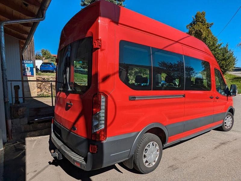 Second-hand Ford Transit 105 CP (77 kW) 2018 Roșu Monovolum