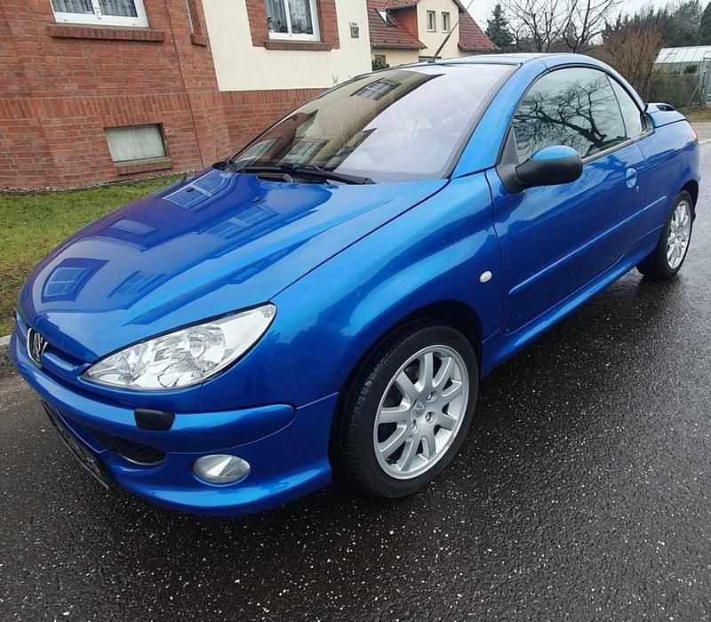Gebraucht Peugeot 206 CC Platinum 109 PS (80 kW) 2004 Blau Cabrio