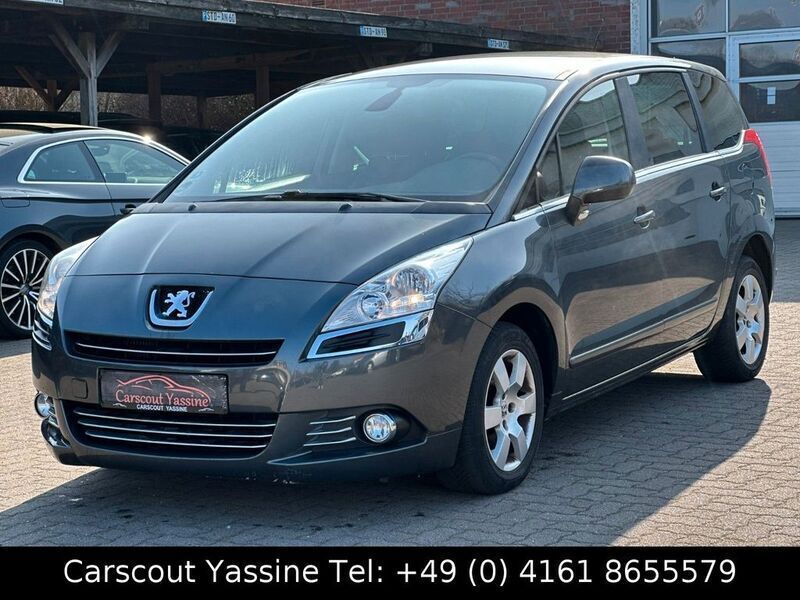 Gebraucht Peugeot 5008 Active 156 PS (114 kW) 2012 Grau Van / Kleinbus